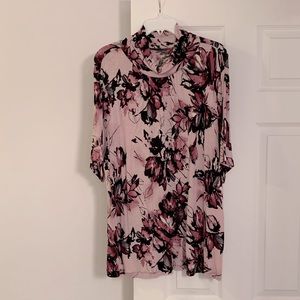 Apt 9 Essentials top wine and black flowered short sleeve top size 2x like new